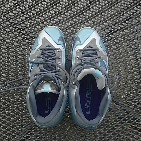 Nike lebron 11 basketball shoes - Picture 3 of 5